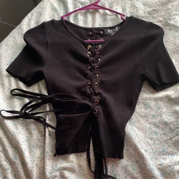 Black Crop Top size medium from Hera Collection - Picture 3 of 3